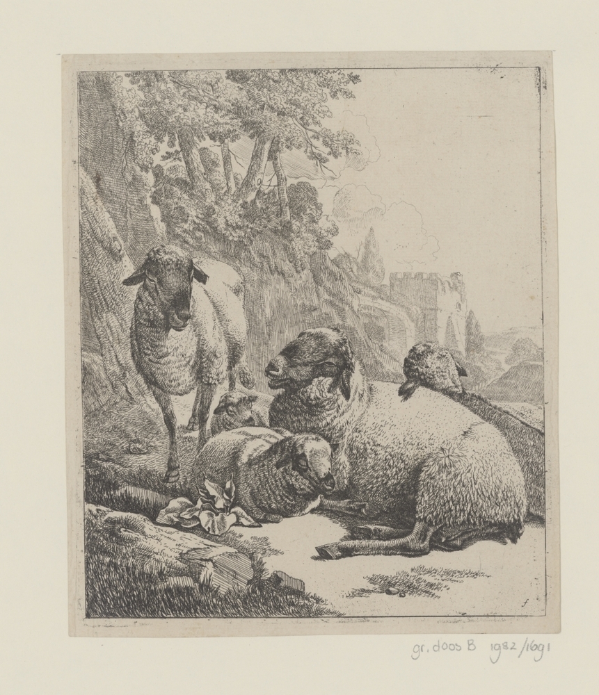 Staand schaap en vier liggende schapen (serie: Schapen, geiten en koeien)