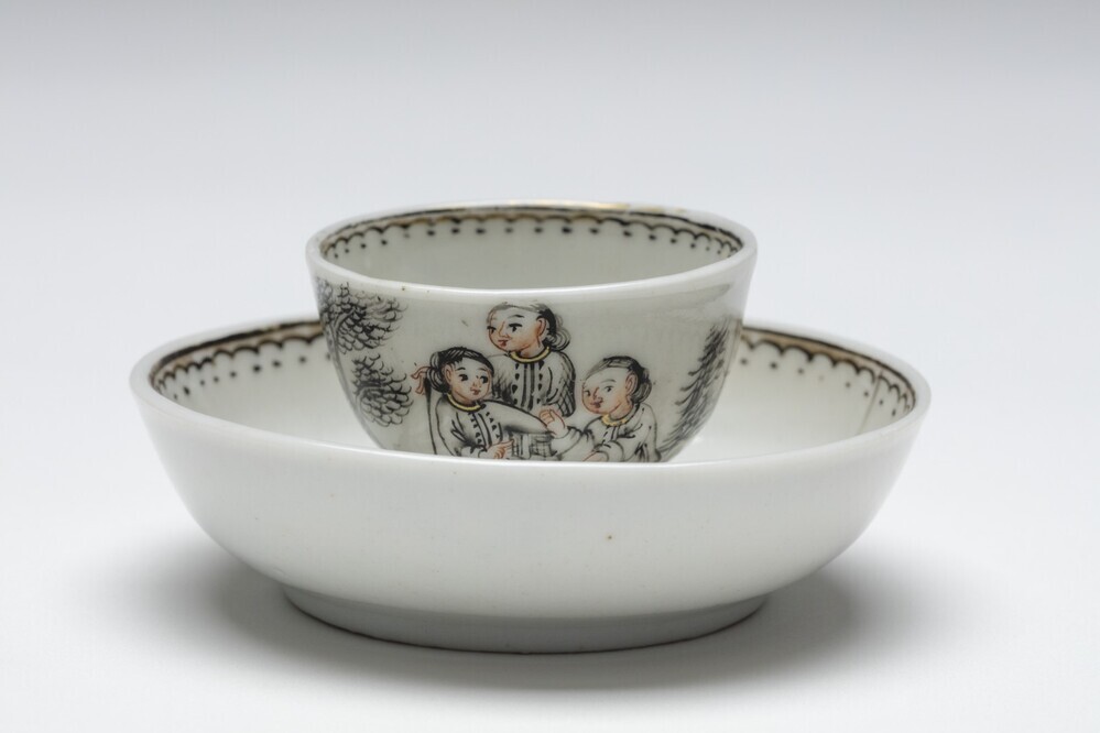 Miniatuur kop en schotel