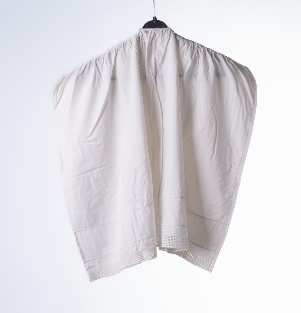 Hoes, onderbroek en schort