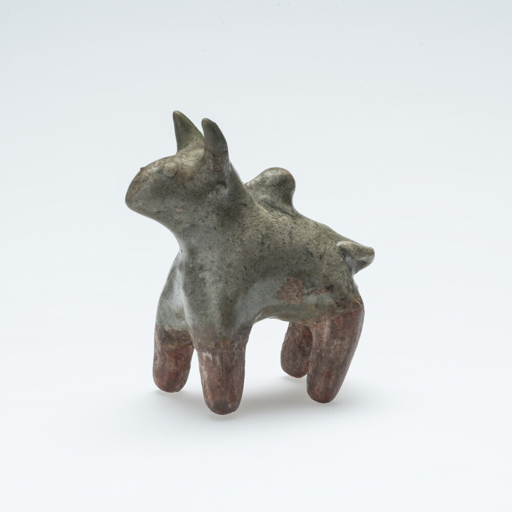 Figuurtje in de vorm van een staande zebu