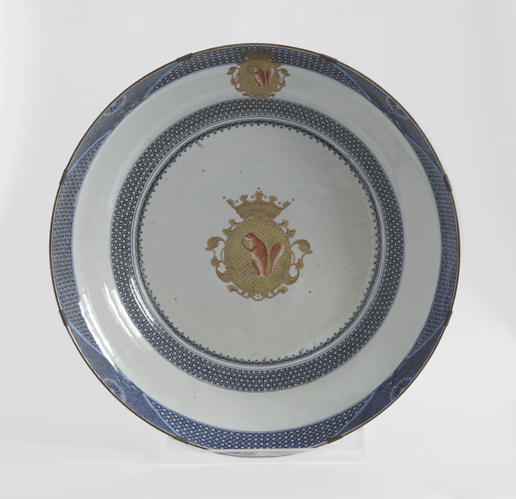 Schotel of wagenwiel met familiewapen Sichterman