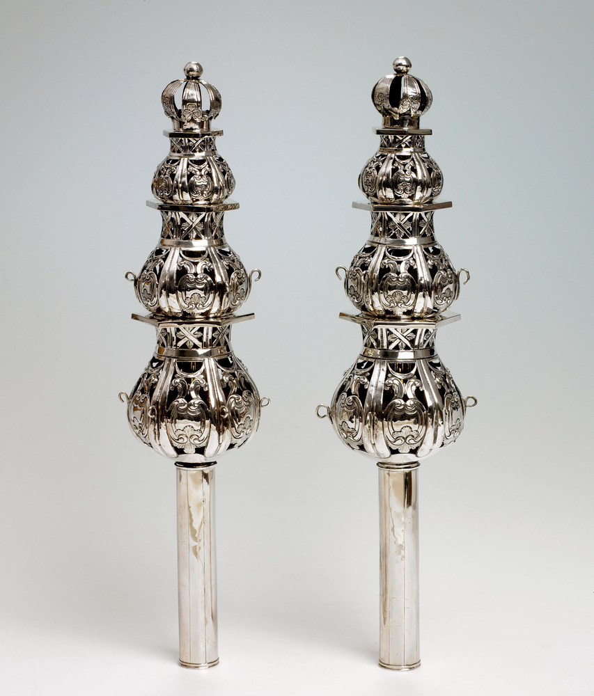 Siertorens voor de Thora