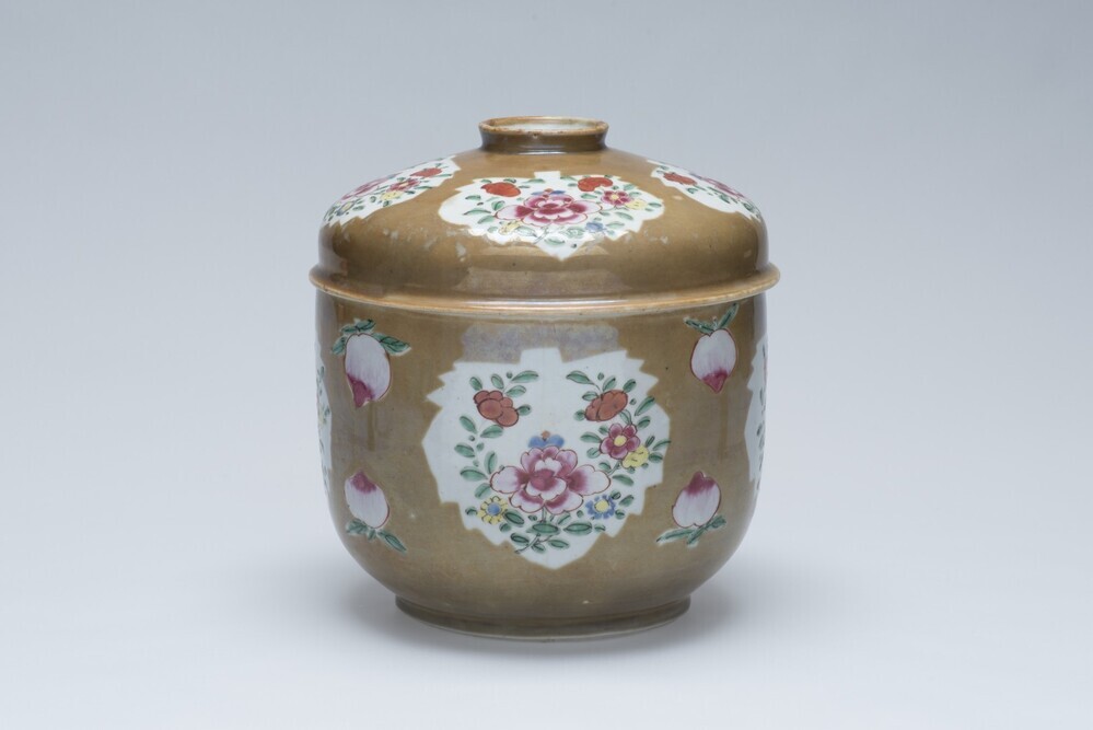 Grote klontjespot met deksel  'Batavia' bruin