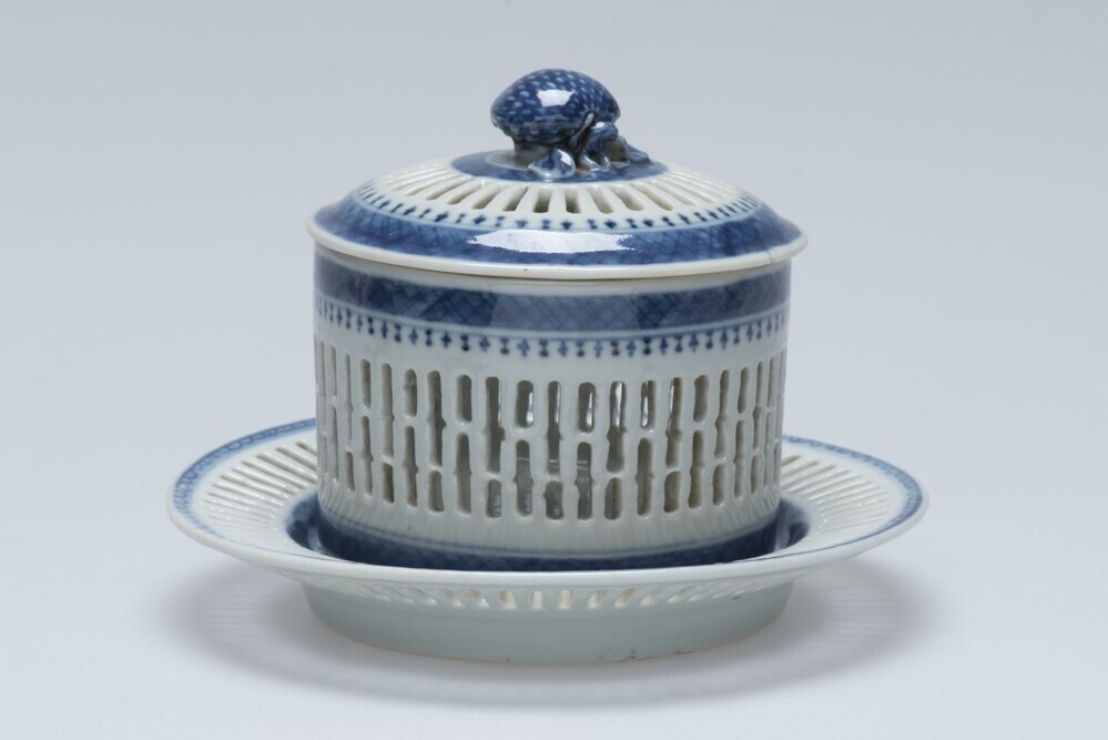 Cilindrisch bakje met deksel en onderschotel