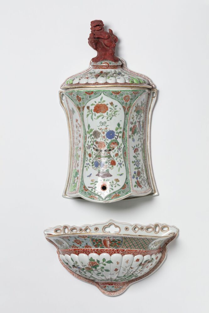 Wandfontein met wasbekken