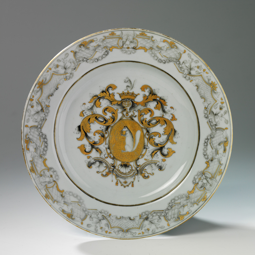 Tafelbord met familiewapen Sichterman