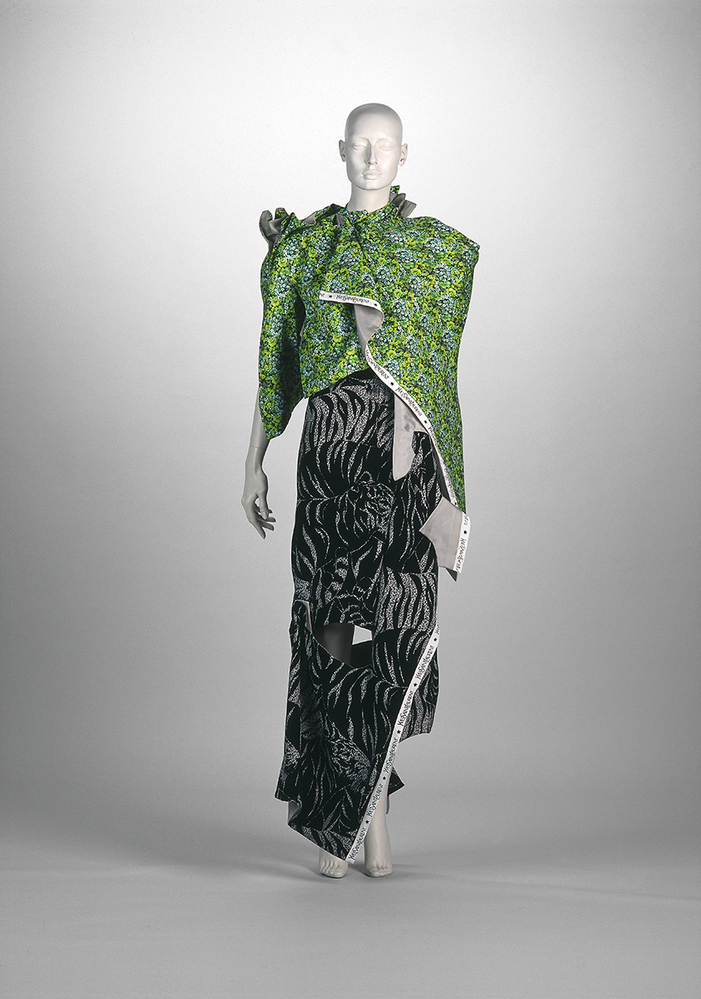 Yves Saint Laurent (uit de collectie: Haute couture lente-zomer 1998)