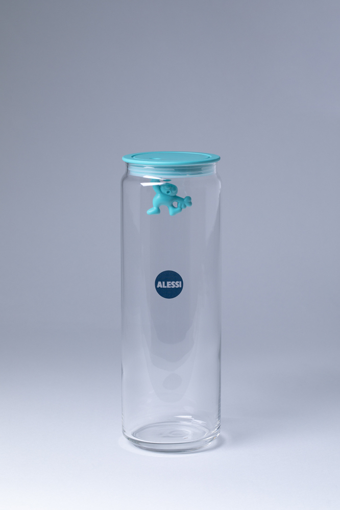 Gianni, a little man holding on tight (MDR08 AZ)