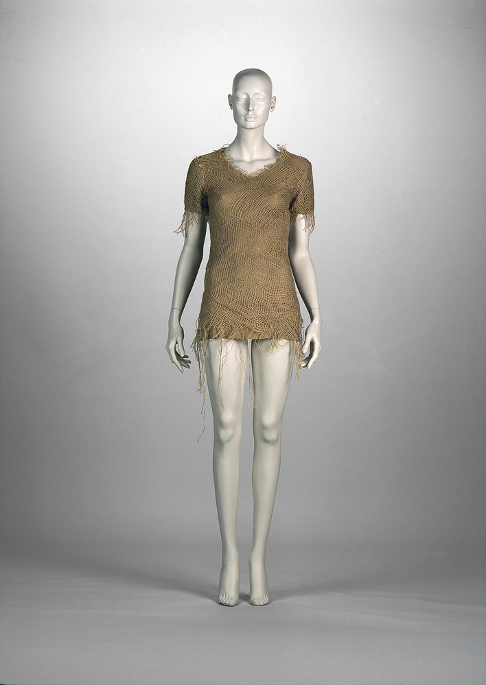 First preparation (uit de collectie: Haute couture herfst-winter 1999-2000)