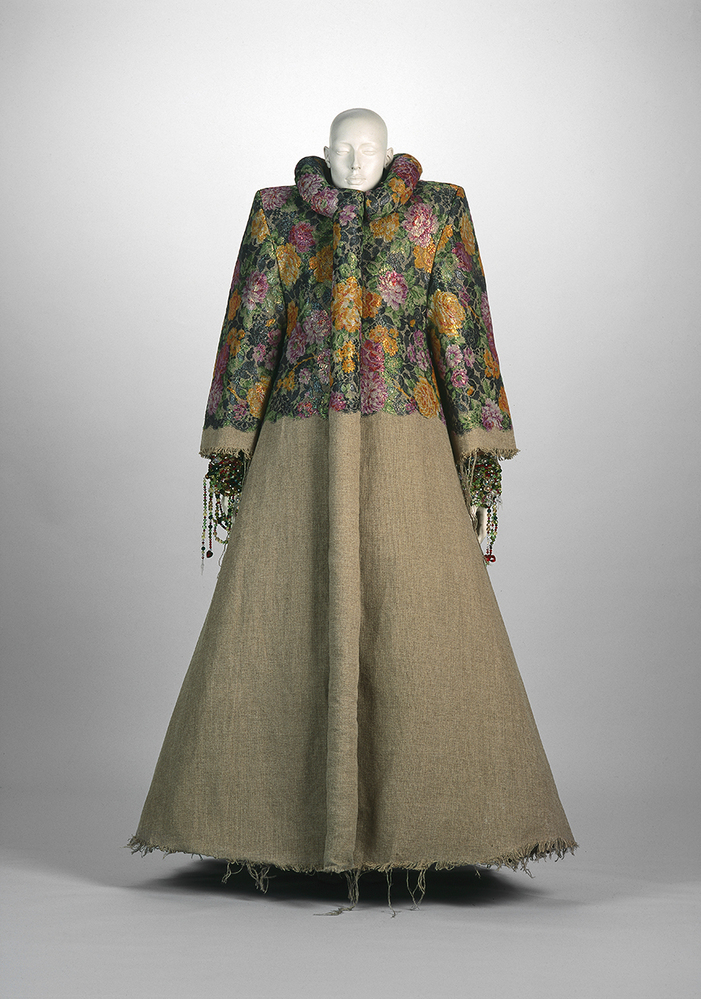 Seventh preparation (uit de collectie: Haute couture herfst-winter 1999-2000)