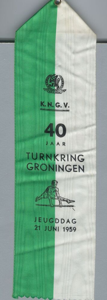 Erelint K.N.G.V. 40 jaar turnkring Groningen. Jeugddag 21 juni 1959