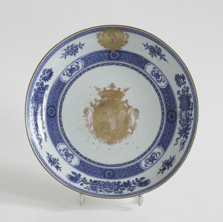 Bord met familiewapen Sichterman