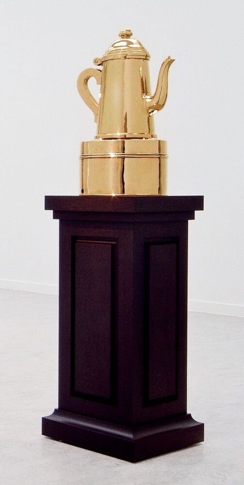 Cookie tin (uit de serie: Home work - Domestic totems and tableaux)