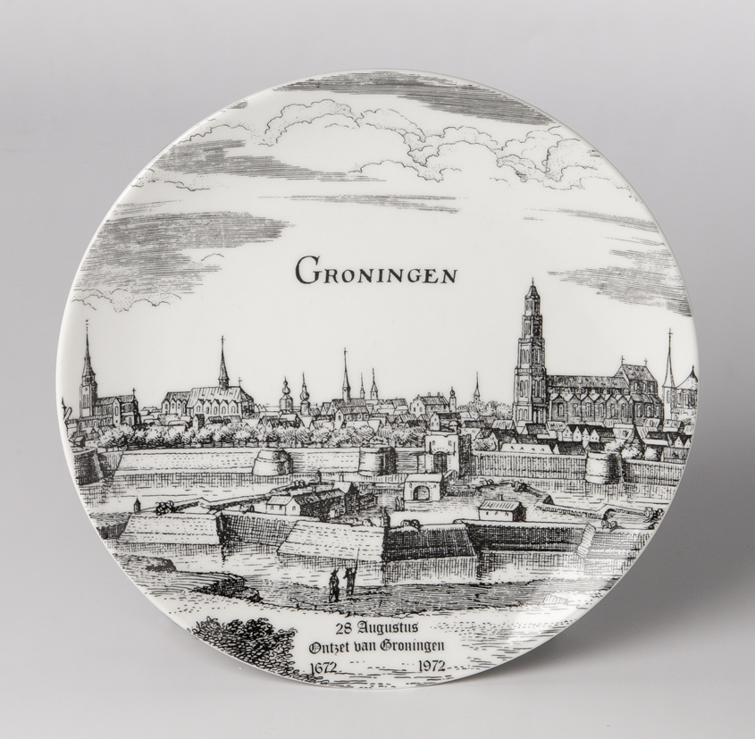 Bordje 'GRONINGEN 28 Augustus Ontzet van Groningen 1672-1972'