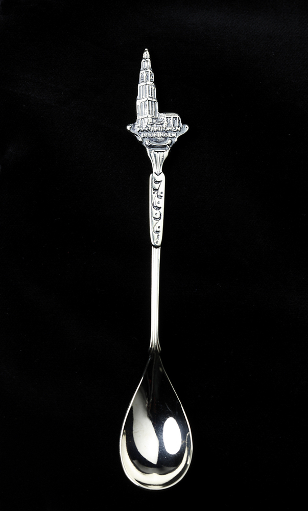 Theelepel met afbeelding van de Martinitoren