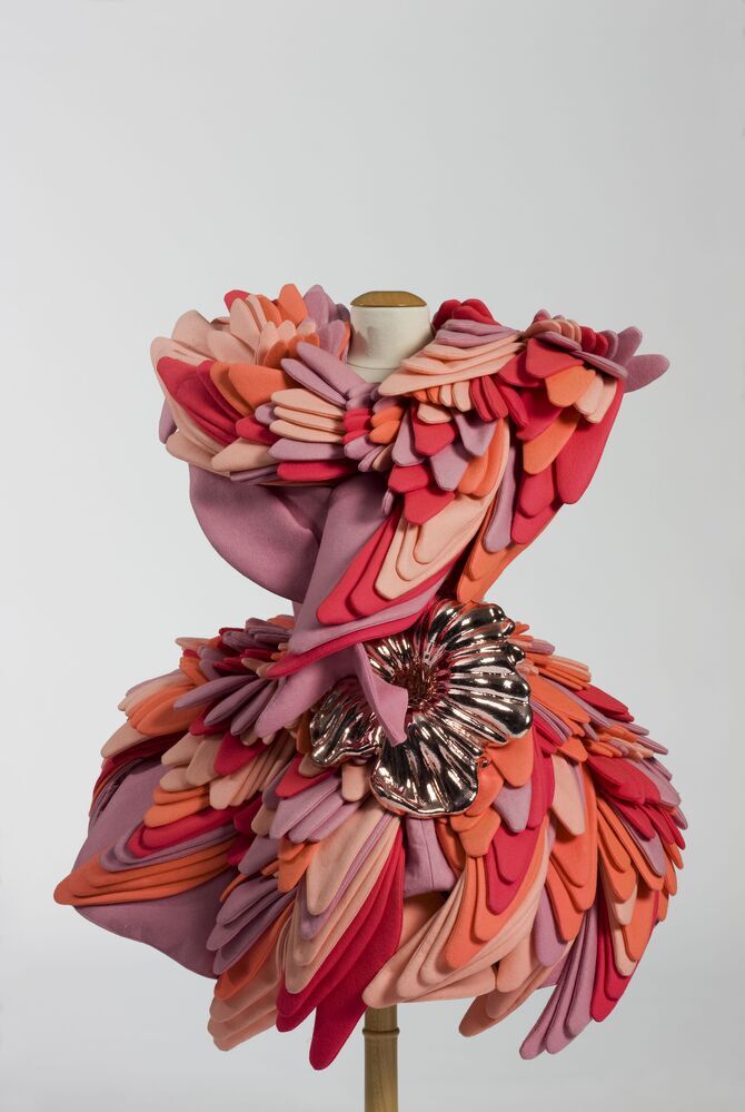 Pink Bird (uit collectie: Wonderland, spring/ summer 2009)