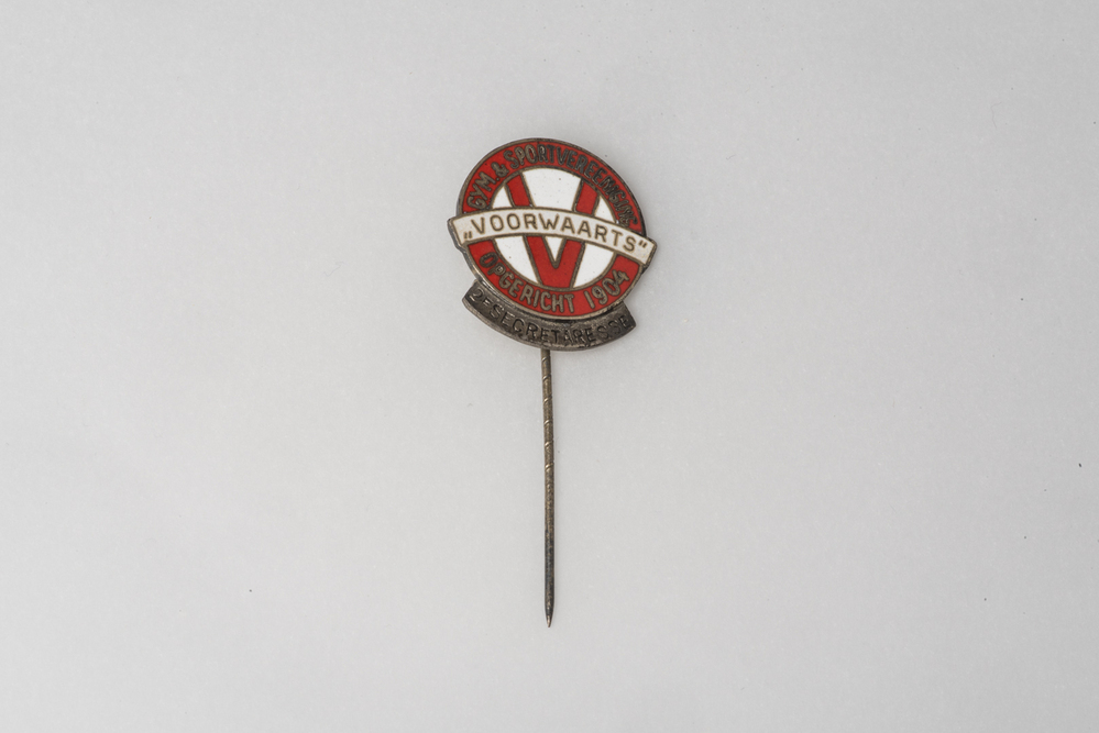 Speld 'VOORWAARTS' 2e Secretaresse