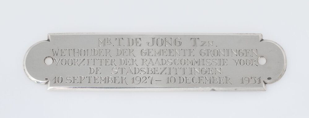 Naamplaat T. de Jong Tzn.