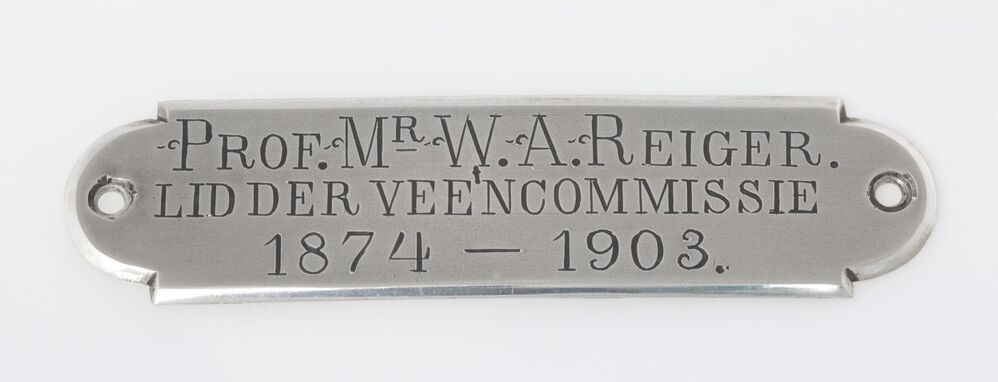 Naamplaat W.A. Reiger