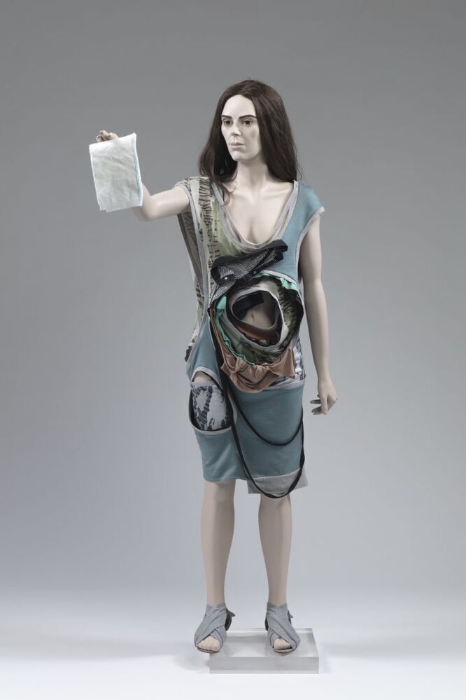 Outfit, uit de collectie: 'Manifest destiny' (lente-zomer 2003)