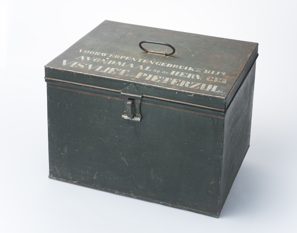 Kist (uit de kerk: Visvliet en Pieterzijl)