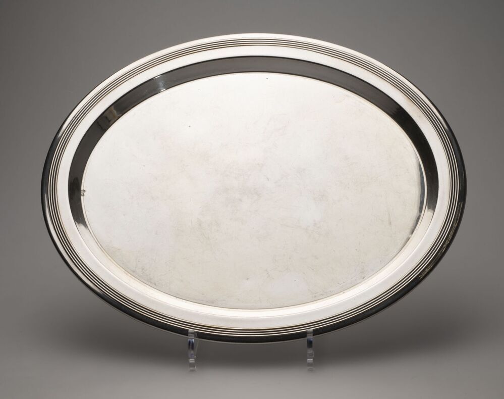 Ovale schaal (uit kerk: Eenrum)