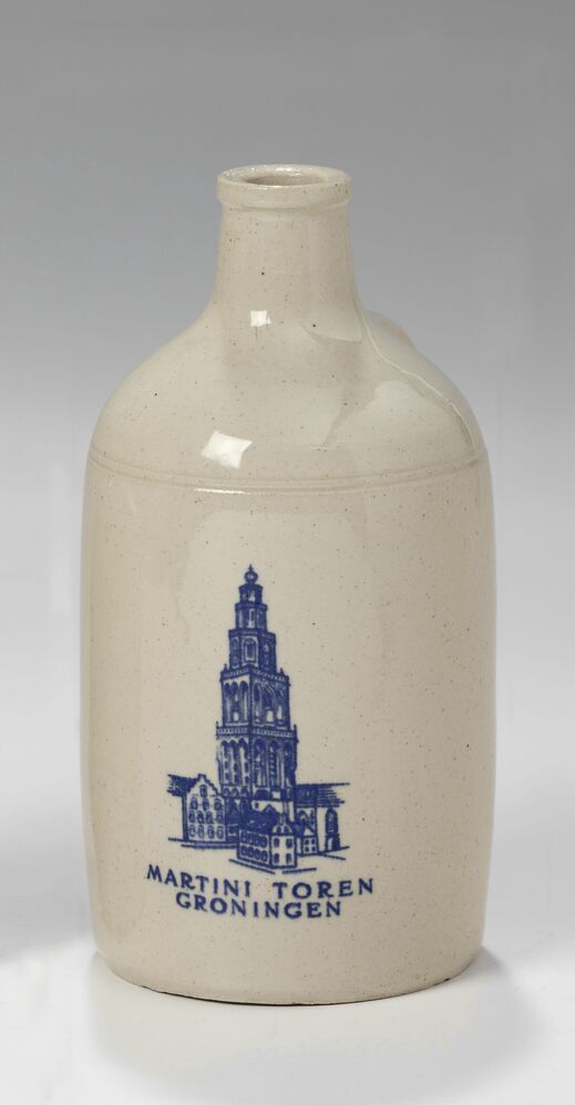 Kruik met afbeelding van Martinitoren te Groningen