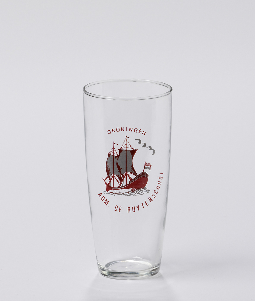 Glas Adm. De Ruyterschool Groningen