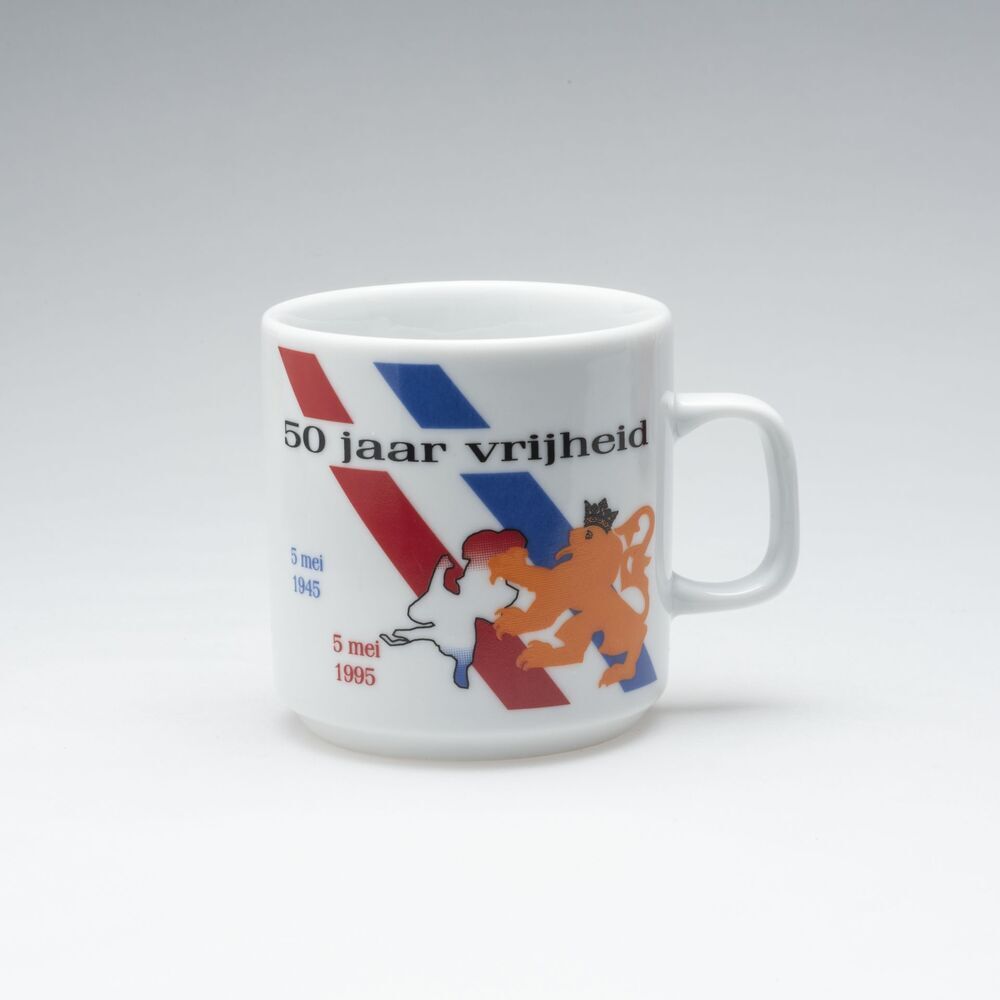 Mok of beker 50 jaar vrijheid 5 mei 1945 - 5 mei 1995