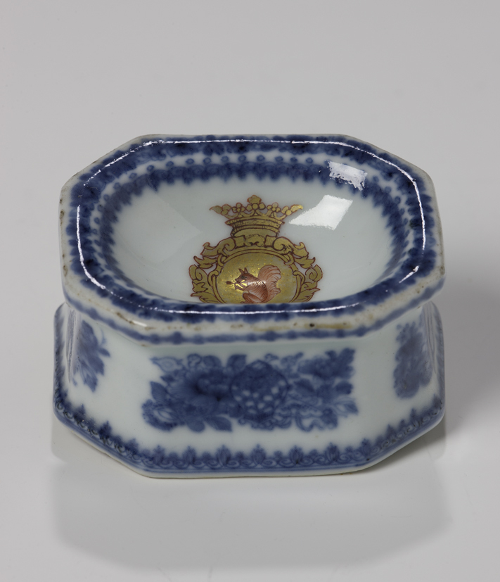 Zoutvat met familiewapen Sichterman