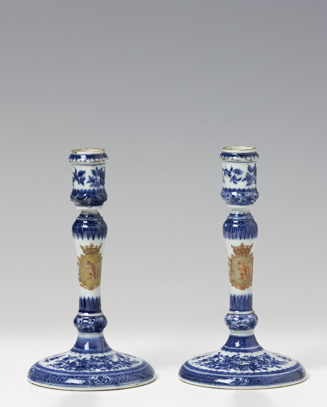 Kandelaar met familiewapen Sichterman