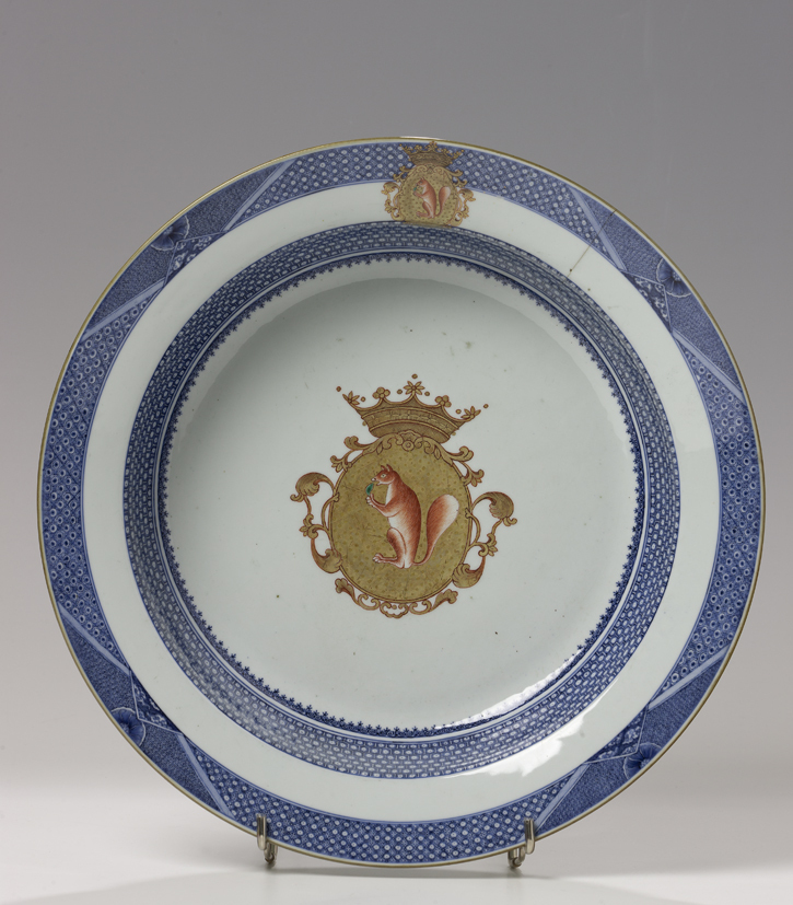 Schaal met familiewapen Sichterman