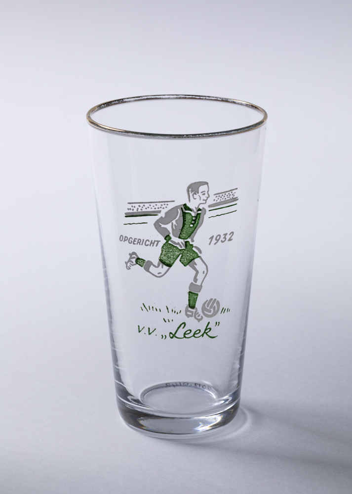Glas v.v. "Leek", opgericht 1932