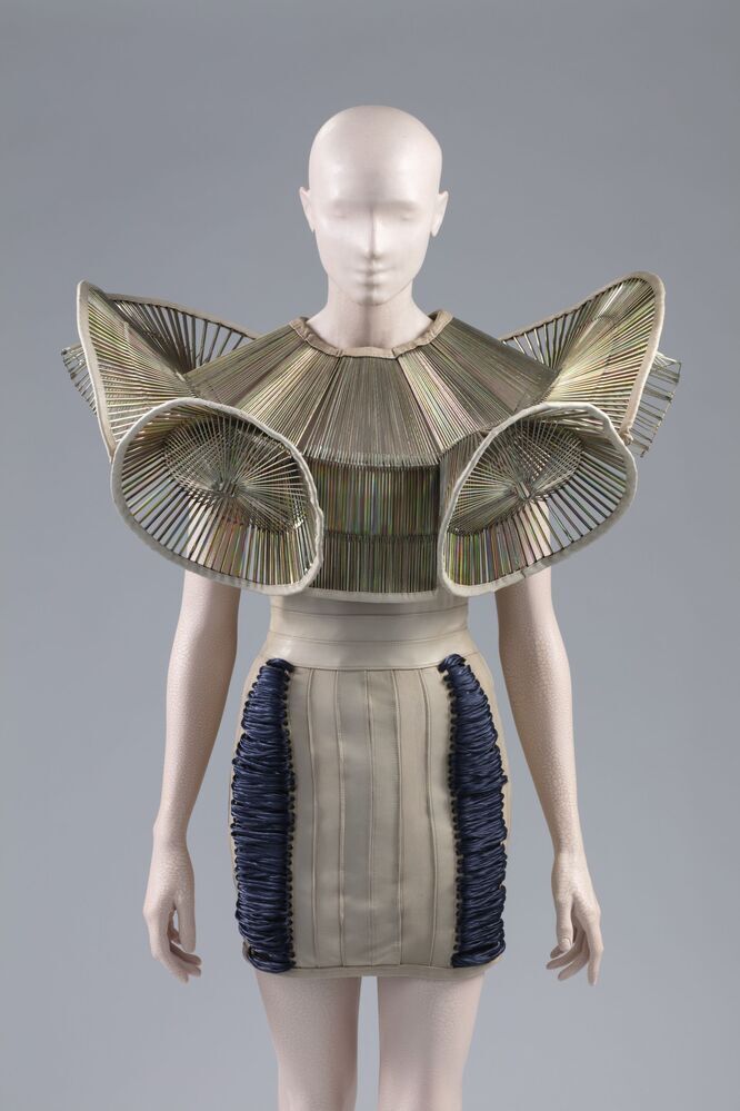 Outfit uit de collectie Chemical Crows, januari 2008