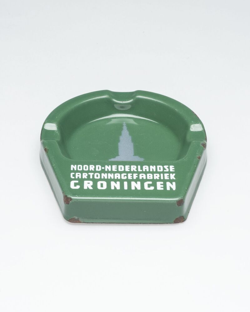 Asbak Noord- Nederlandse cartonage fabriek