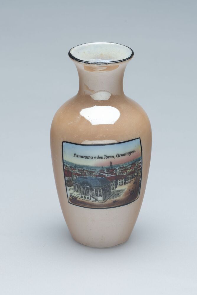Souvenir: Vaas met afbeelding van het Panorama vanaf de Martinitoren te Groningen