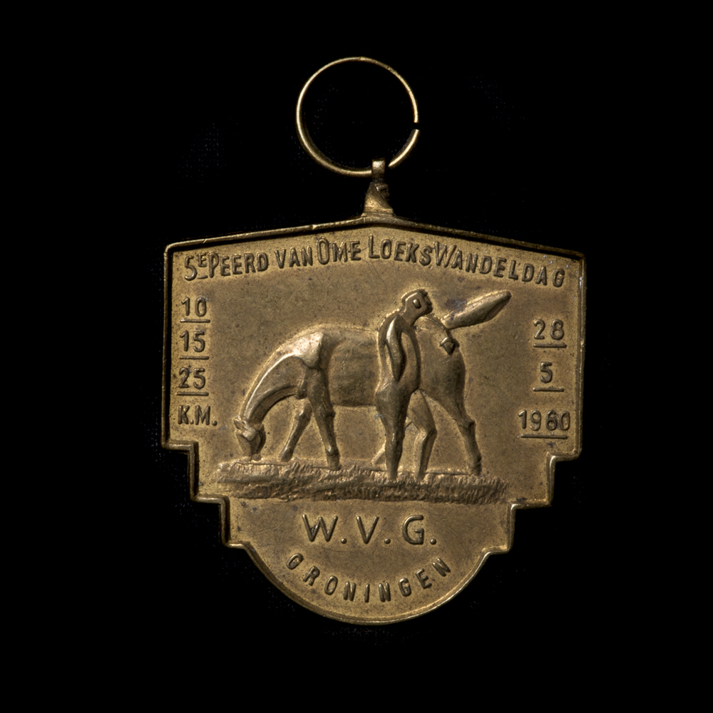 Medaille Peerd van Ome Loeks wandeldag 28-5-1960