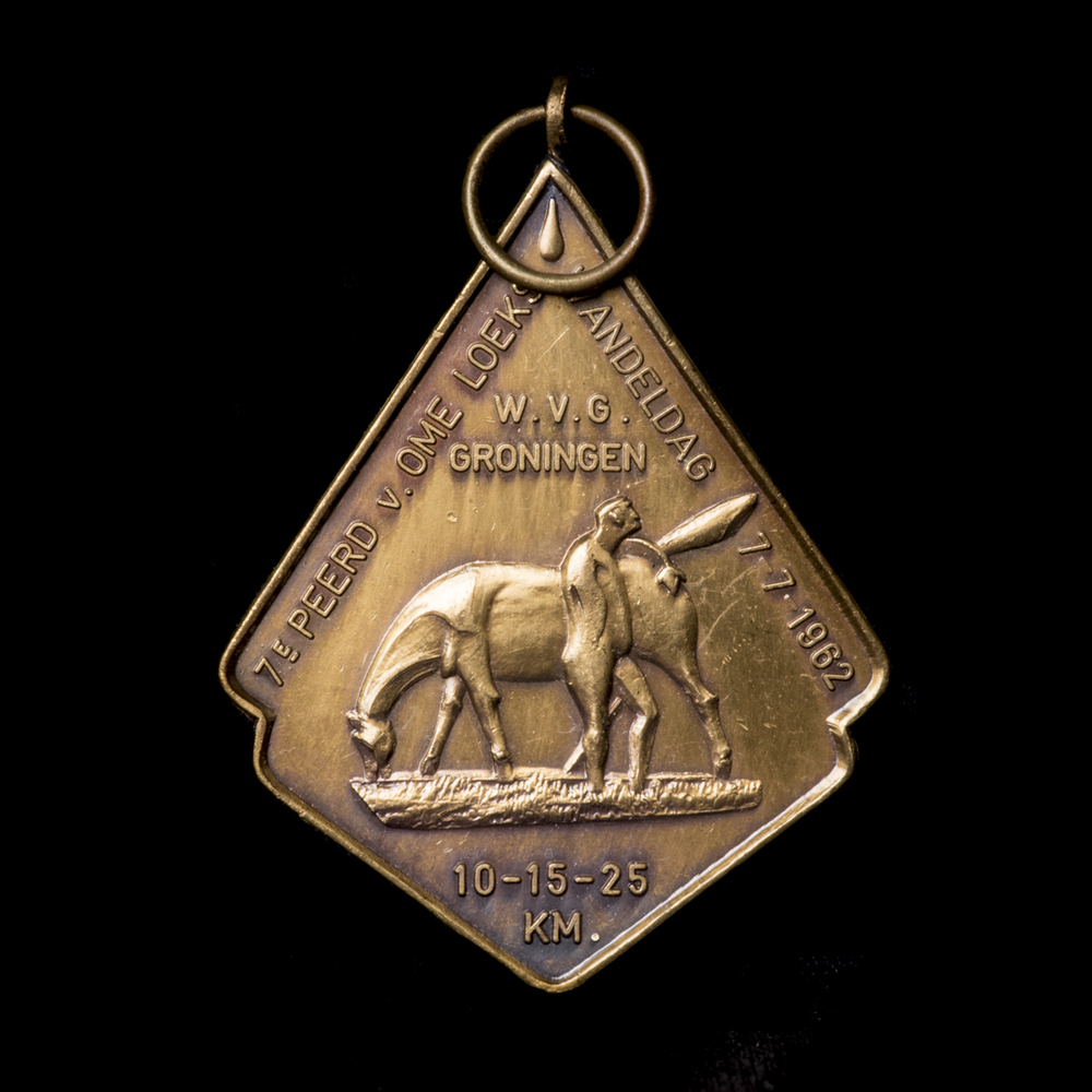 Medaille Peerd van Ome Loeks wandeldag 7-7-1962