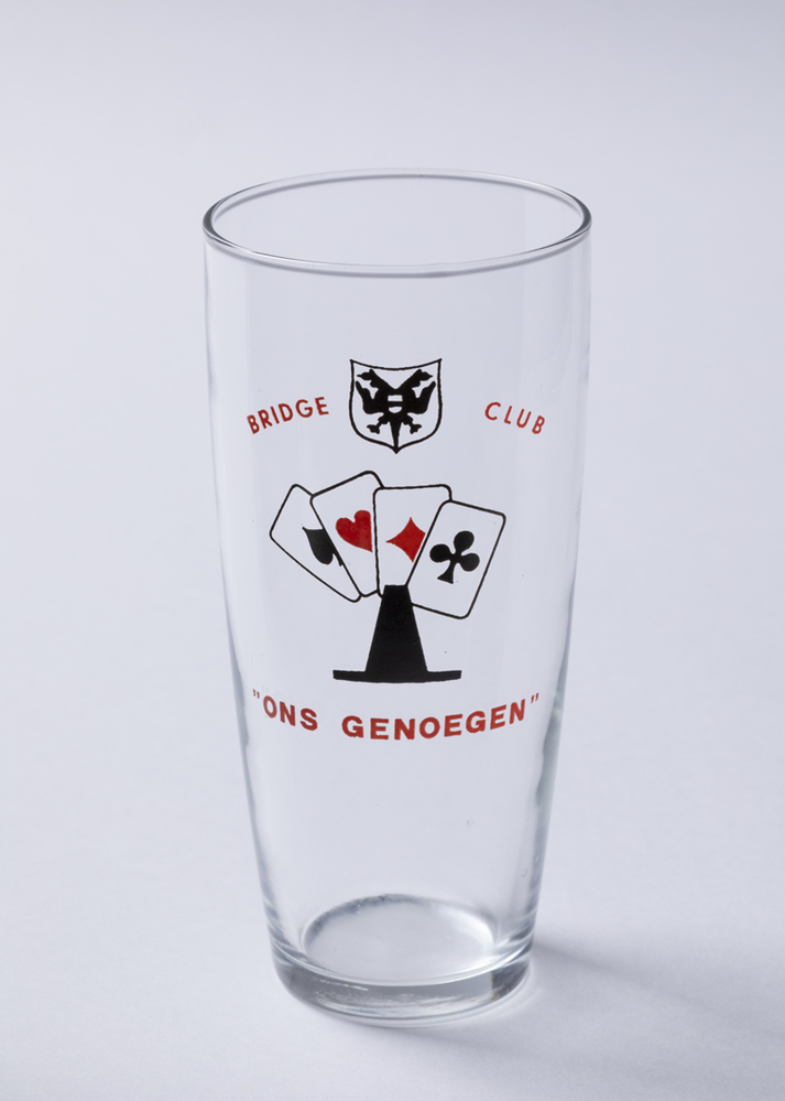 Glas Bridgeclub Ons Genoegen
