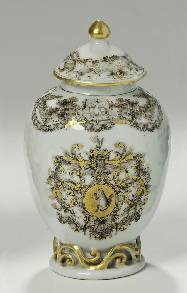 Theebus met familiewapen Sichterman