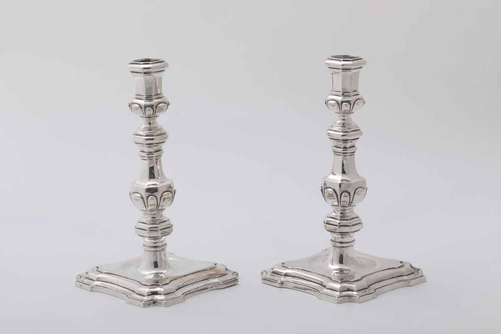 Kandelaar met wapens Clant en Gruys