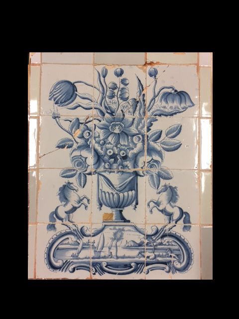 Tegeltableau van bloemenvaas