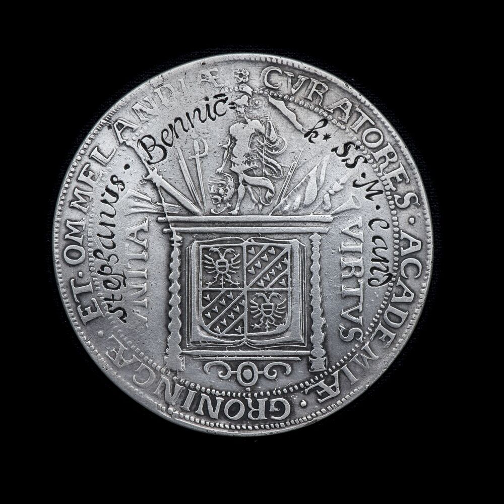 Zilveren gedenkpenning uitgereikt aan leden studentencompagnie na beëindiging beleg 1672