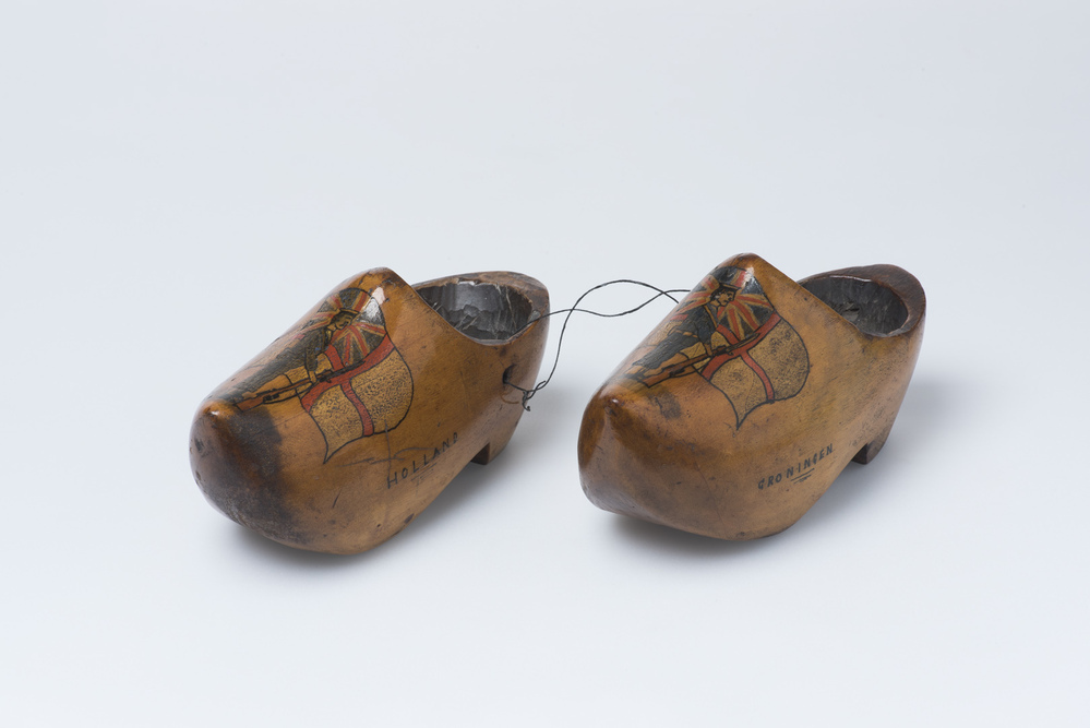 Klompjes met afbeelding van een Engelse marineman voor de vlag van de Royal Navy.