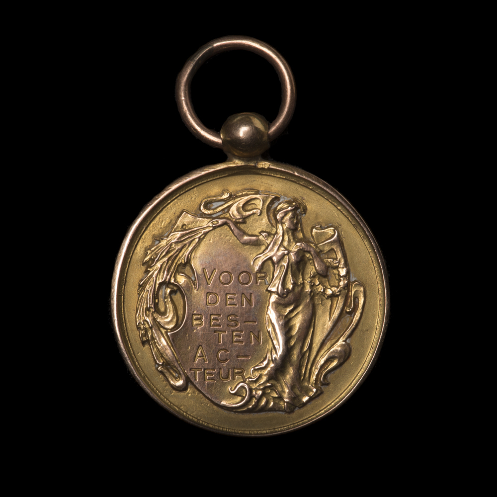 Medaille voor beste acteur toneelwedstrijd E.H.E. Oldambt en Westerwolde