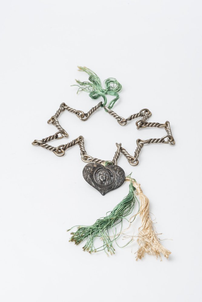 Ketting met hanger en tekst