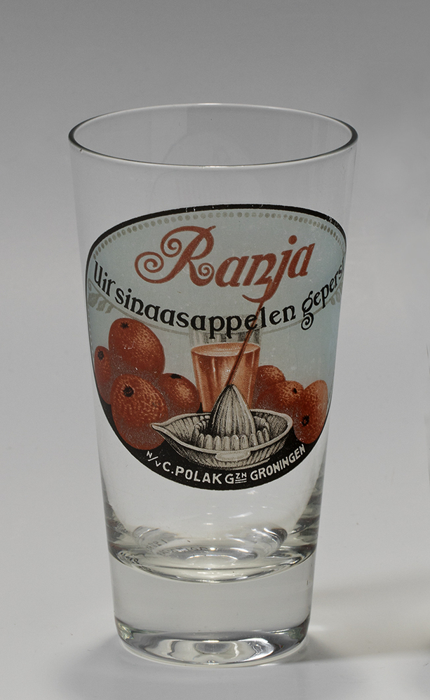 Limonadeglas Ranja uit sinaasappelen geperst