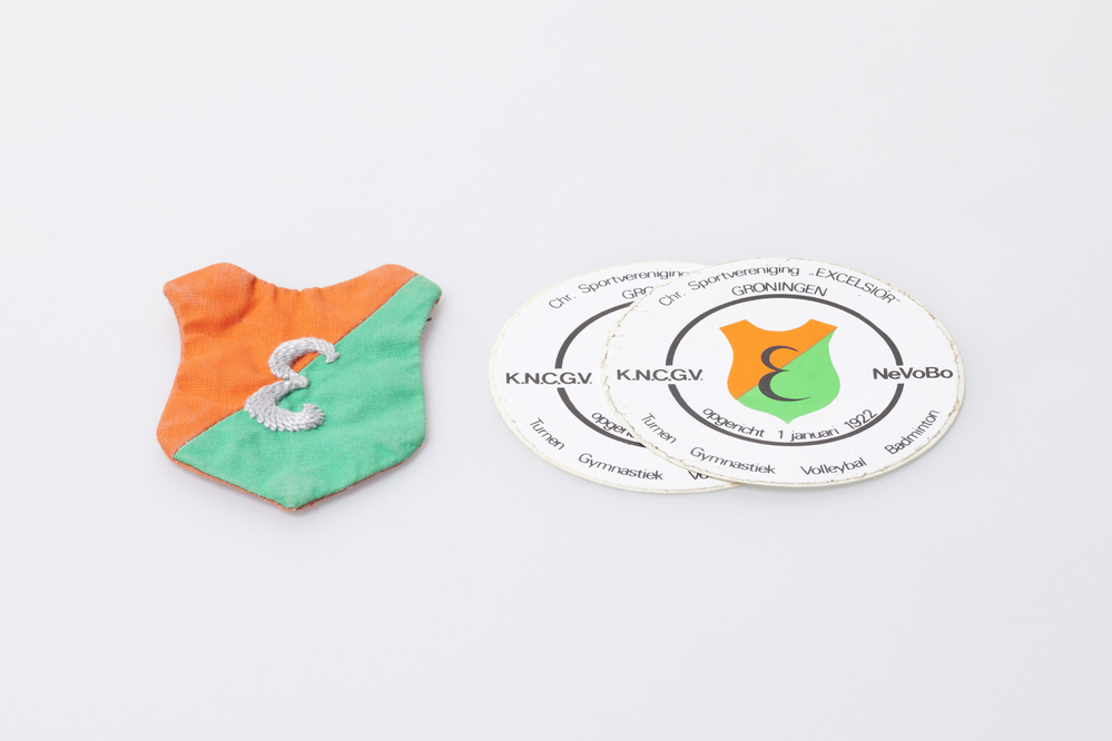 Badge wapenvorm van de Christelijke Sport Vereniging Excelsior