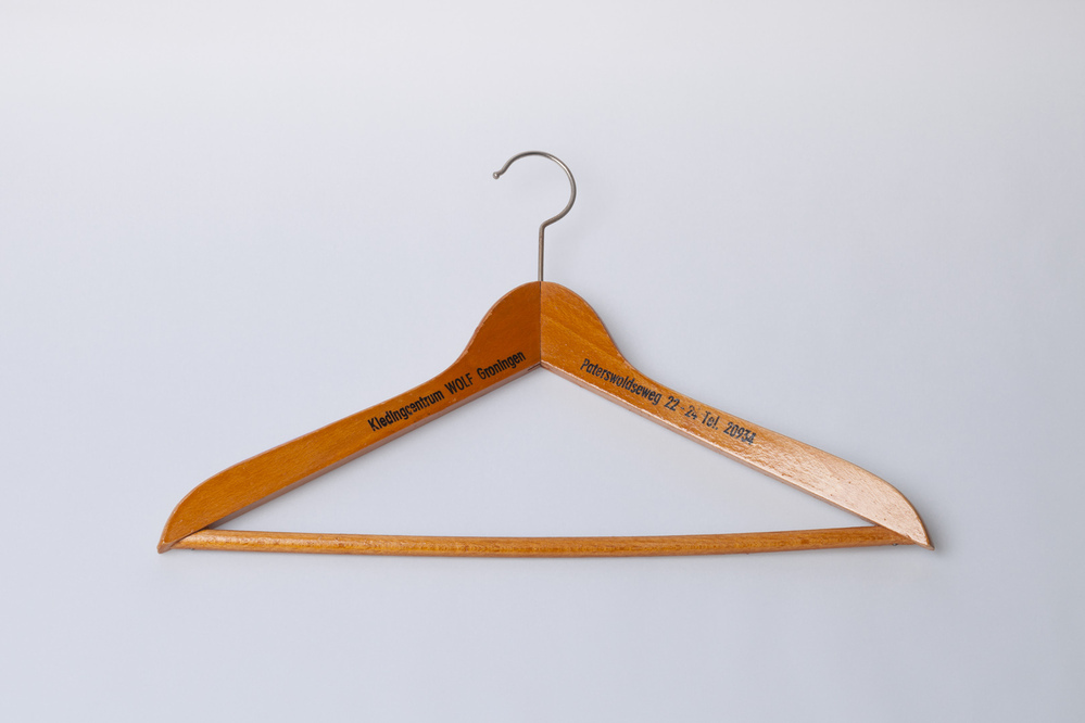 Kleerhanger Kledingcentrum Wolf Groningen