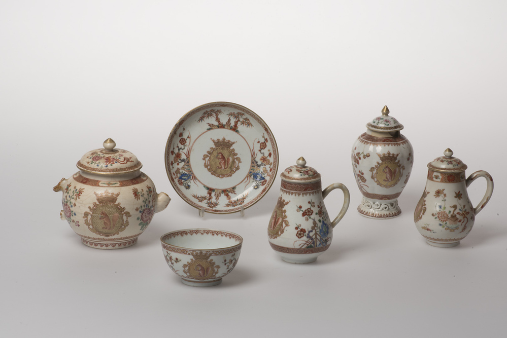 Theeservies met familiewapen Sichterman